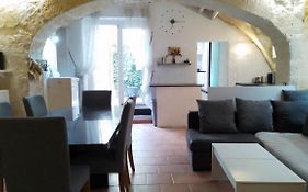 Maison Troglodyte en Provence